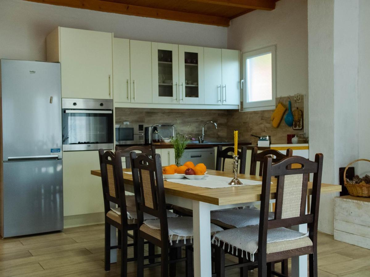 Apartment Village House Ravno Bagian luar foto